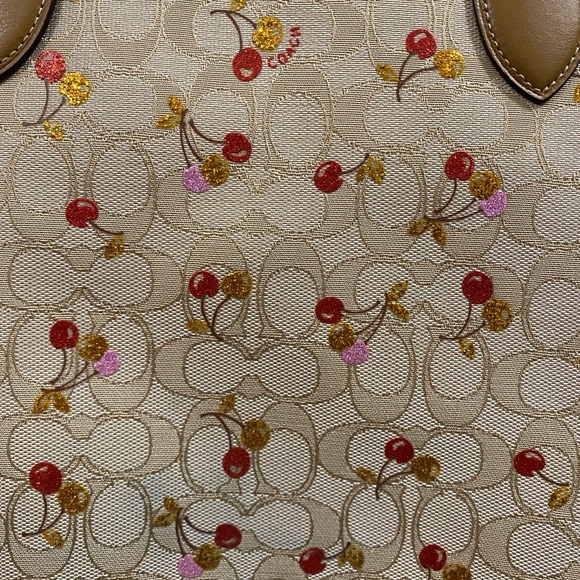 Coach tote and wristlet - Picture 3 of 7